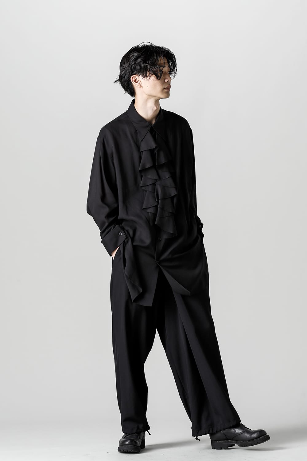 左タックパンツ