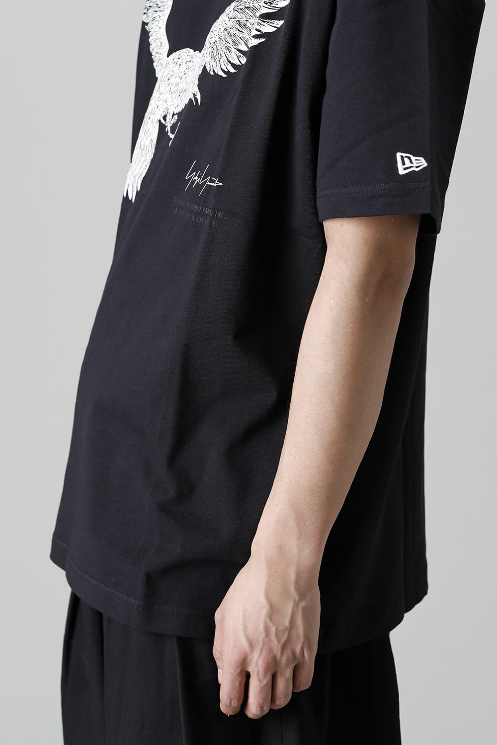 New Era × Yohji Yamamoto Crow Print Short Sleeve Tee