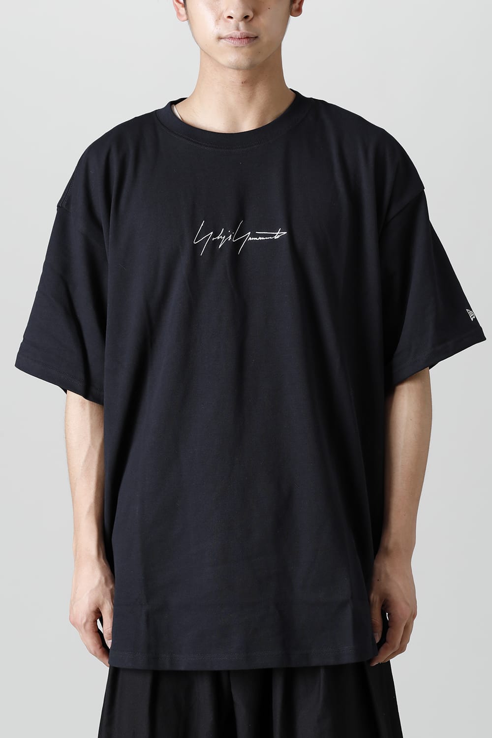 New Era × Yohji Yamamoto Logo Print Round Hem Short Sleeve Tee