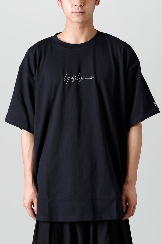 New Era × Yohji Yamamoto Logo Print Round Hem Short Sleeve Tee