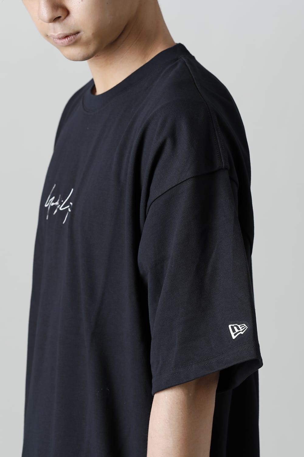 New Era × Yohji Yamamoto Logo Print Round Hem Short Sleeve Tee