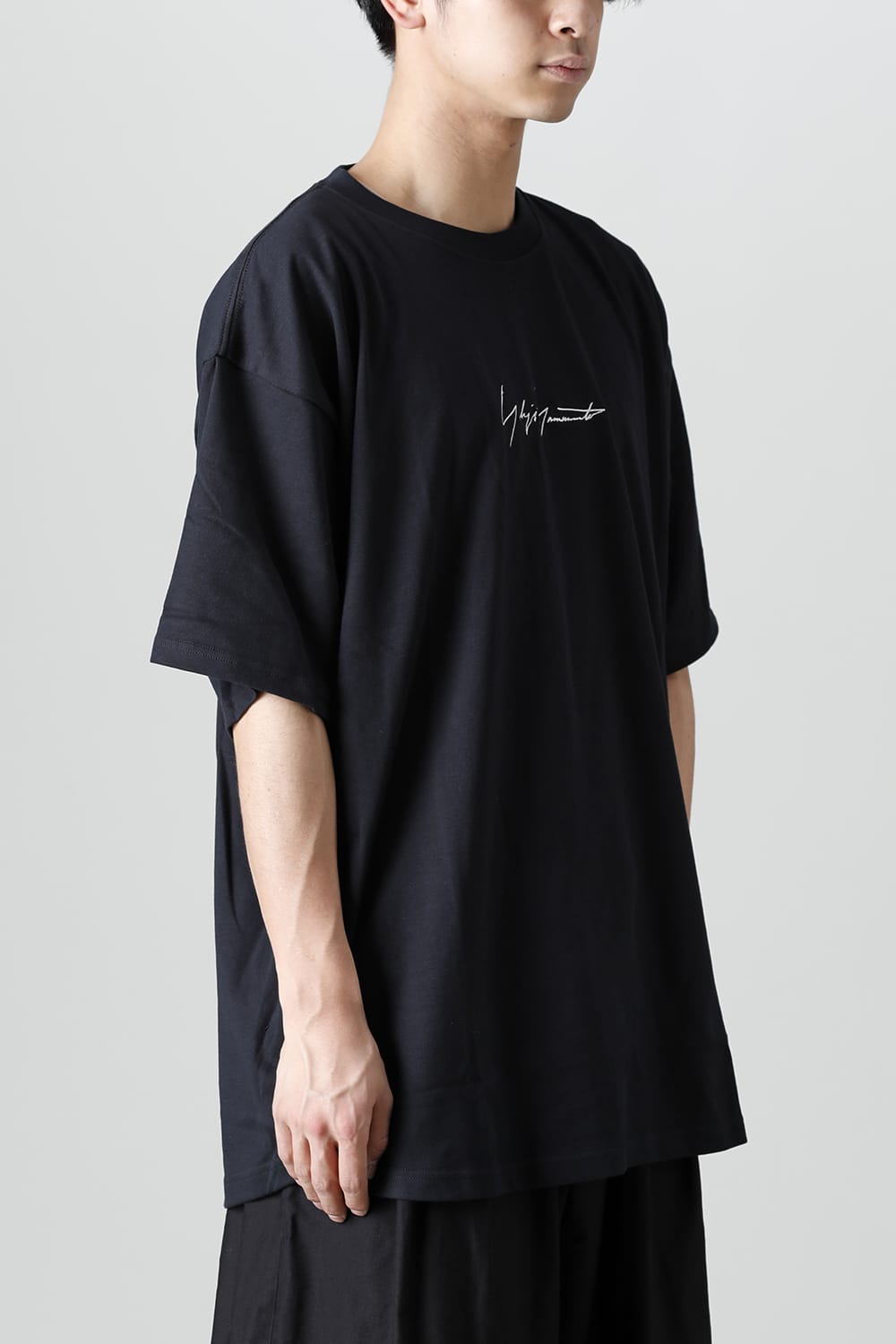 New Era × Yohji Yamamoto Logo Print Round Hem Short Sleeve Tee