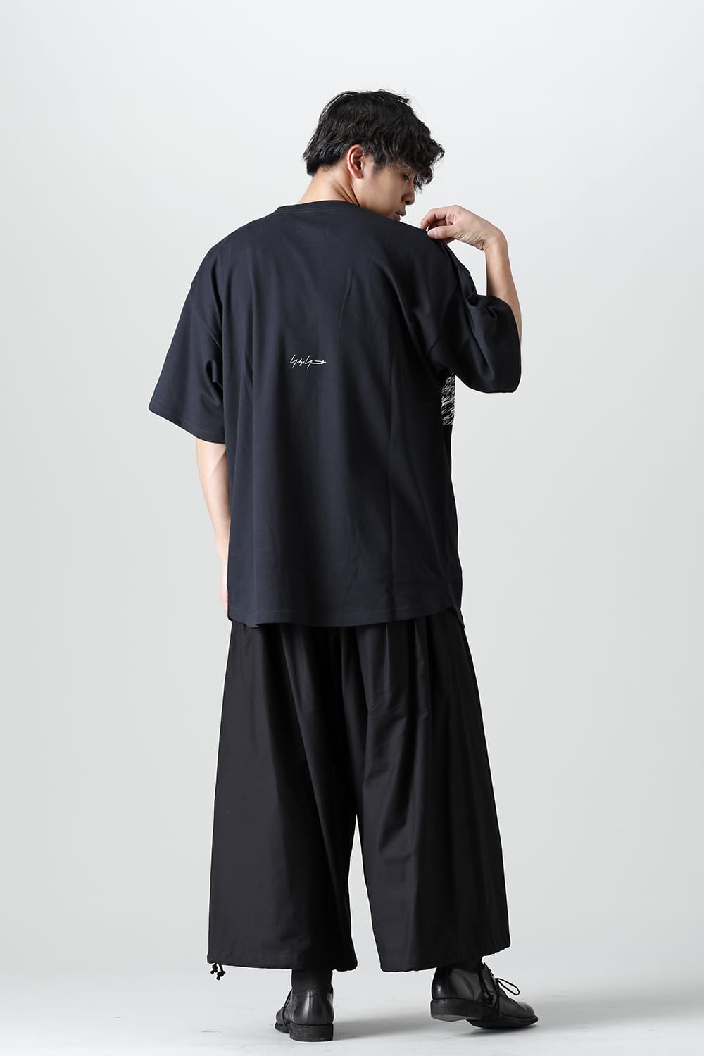 New Era × Yohji Yamamoto Crow Print Round Hem Short Sleeve Tee