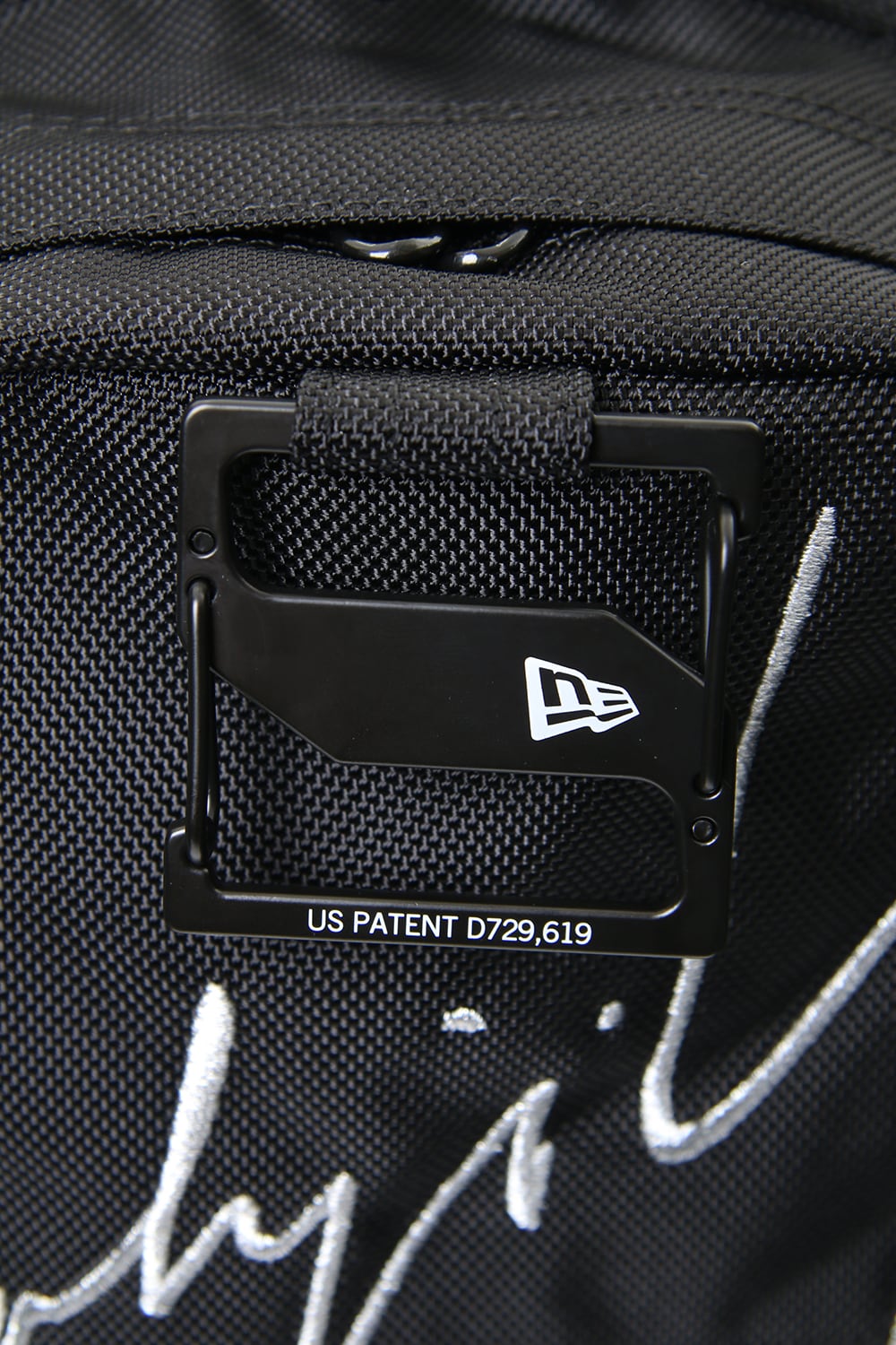 NEW ERA Zoom Up Signature Logo Carrier Pack