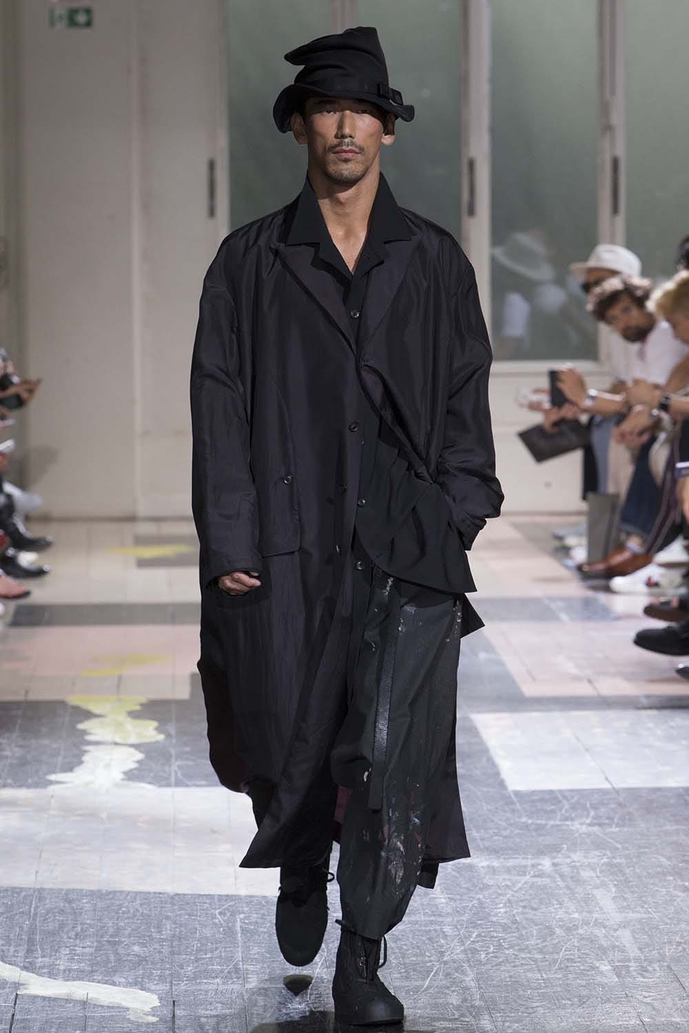 Deformed Raglan Coat