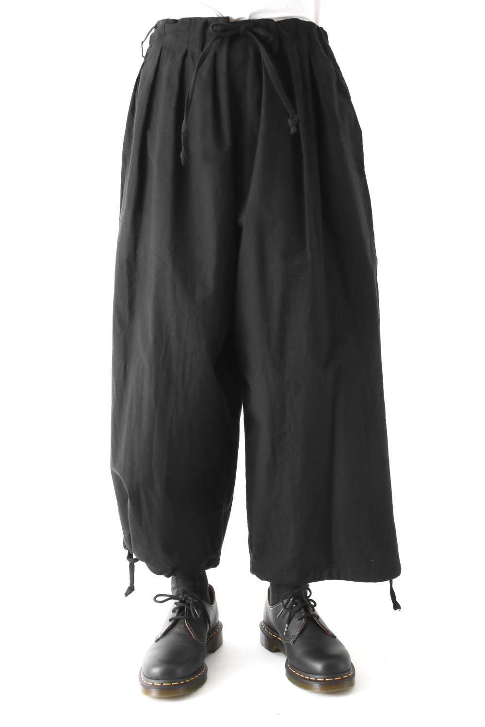 Front Open Tuck Pants