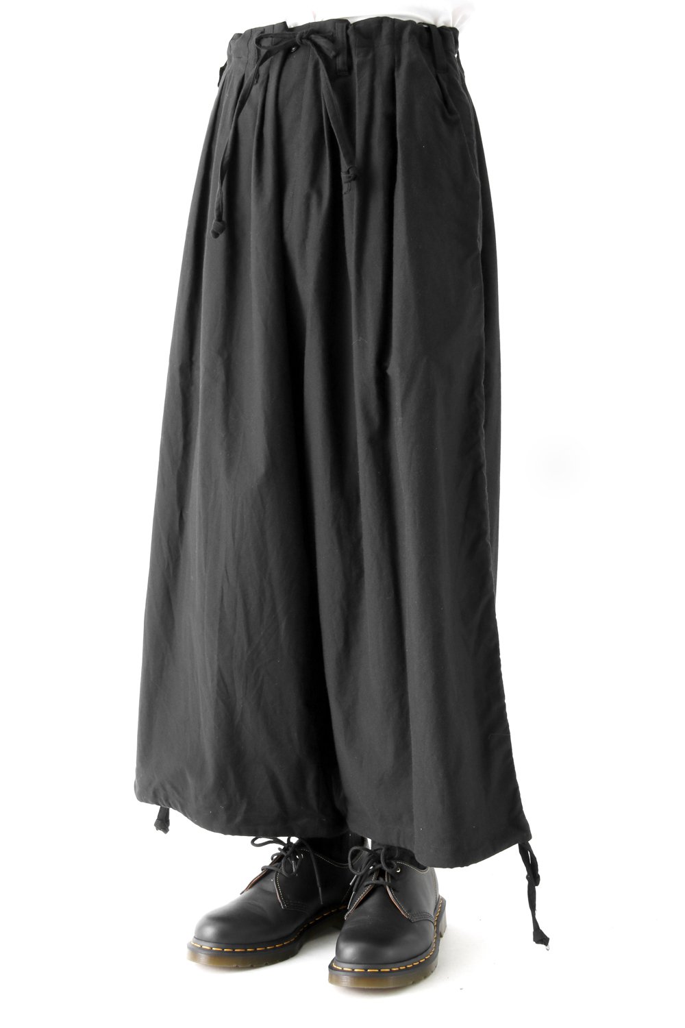 Front Open Tuck Pants