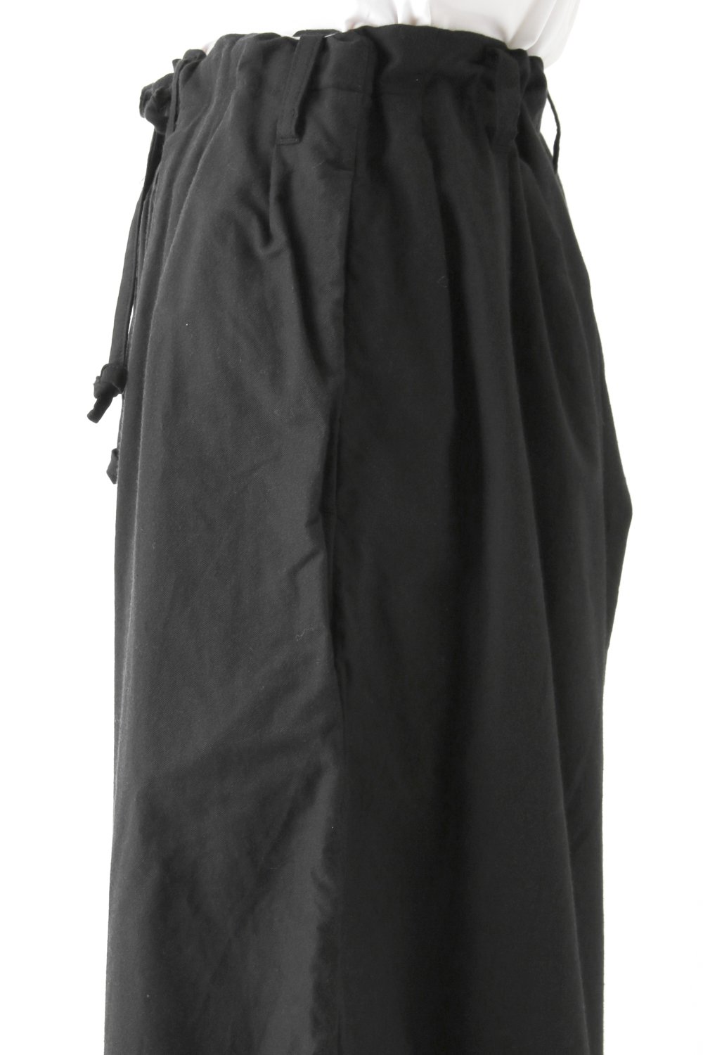 Front Open Tuck Pants