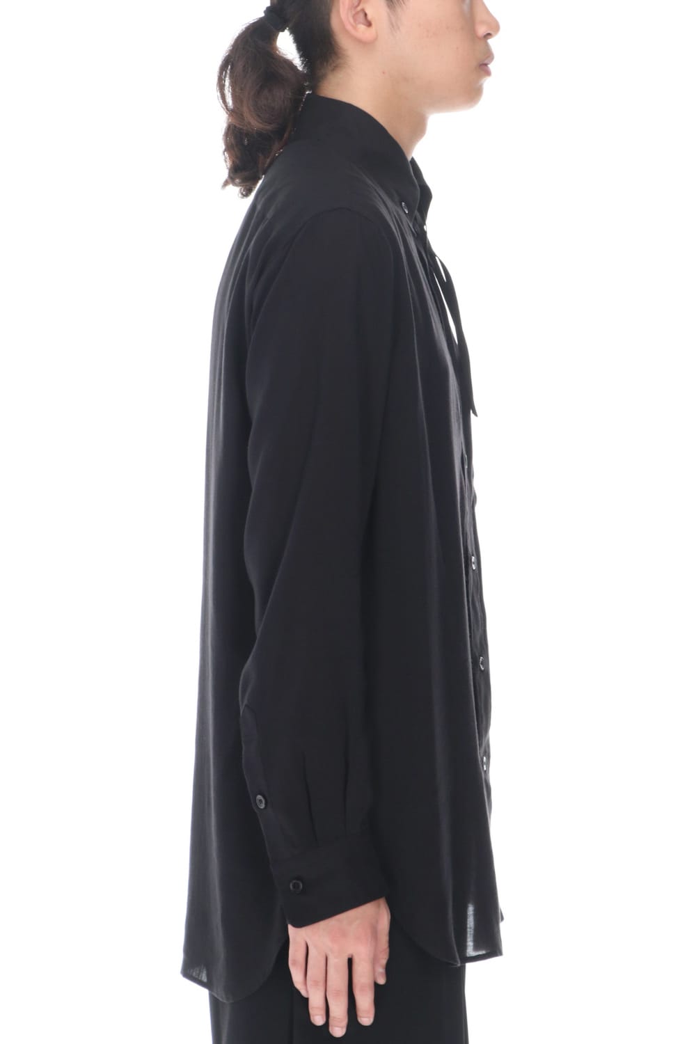 台衿 ループ付シャツ