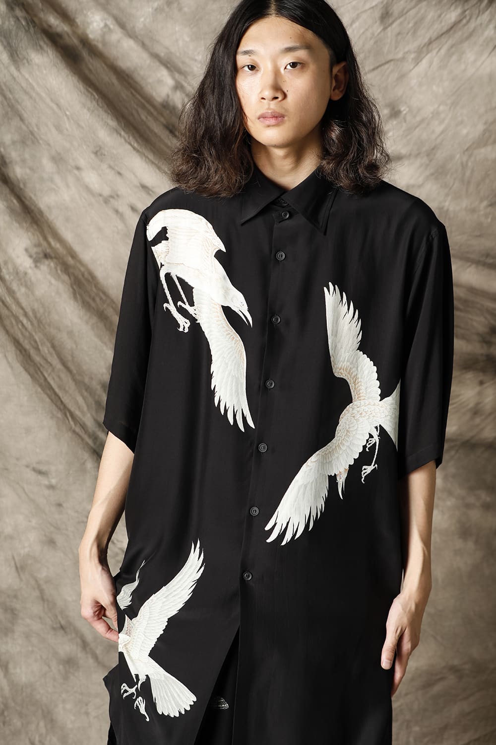 White crow pattern Short sleeve blouse