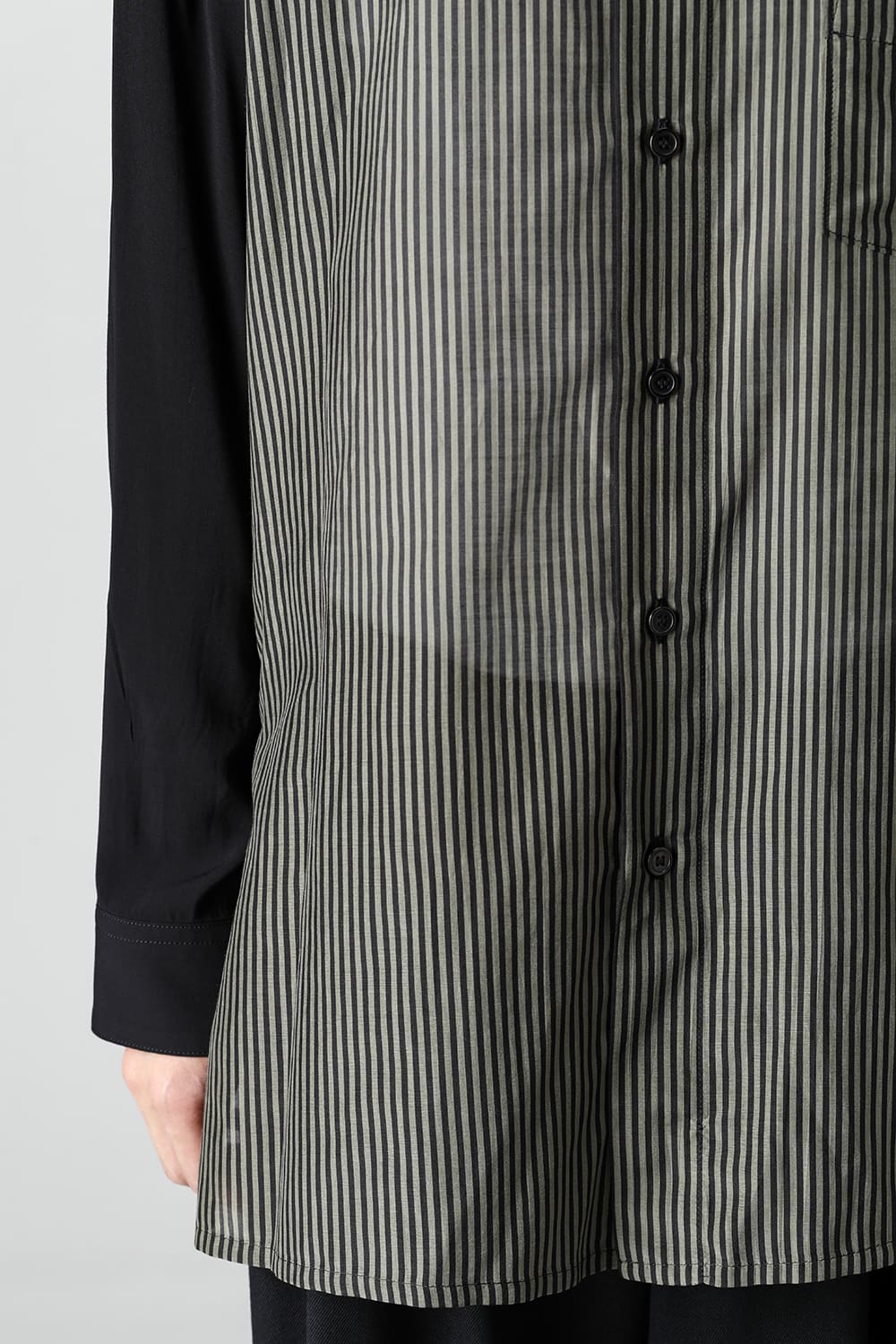 2 Collar style Plain x Striped shirt