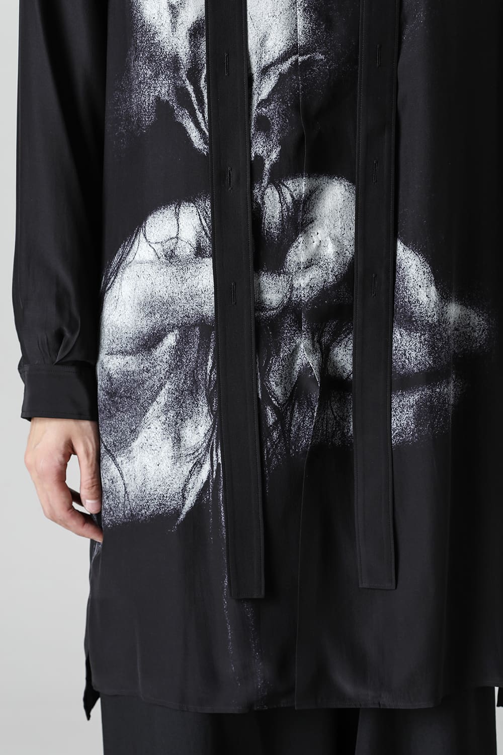 プリント 変形台衿 ブラウス