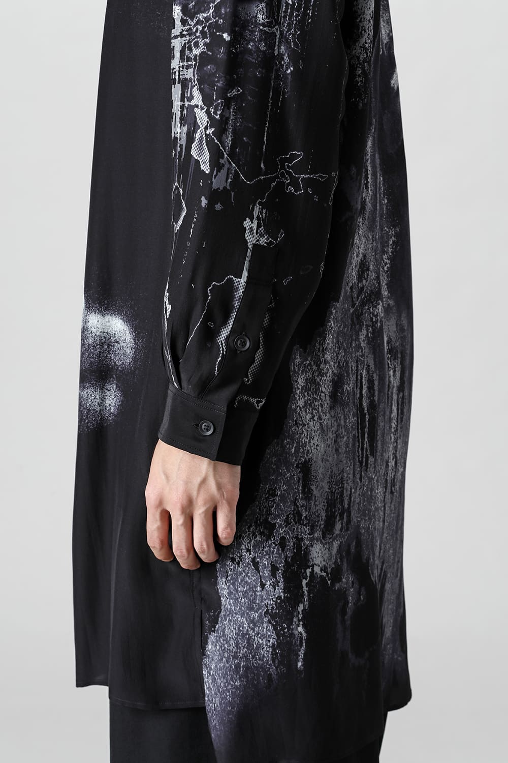 プリント 変形台衿 ブラウス