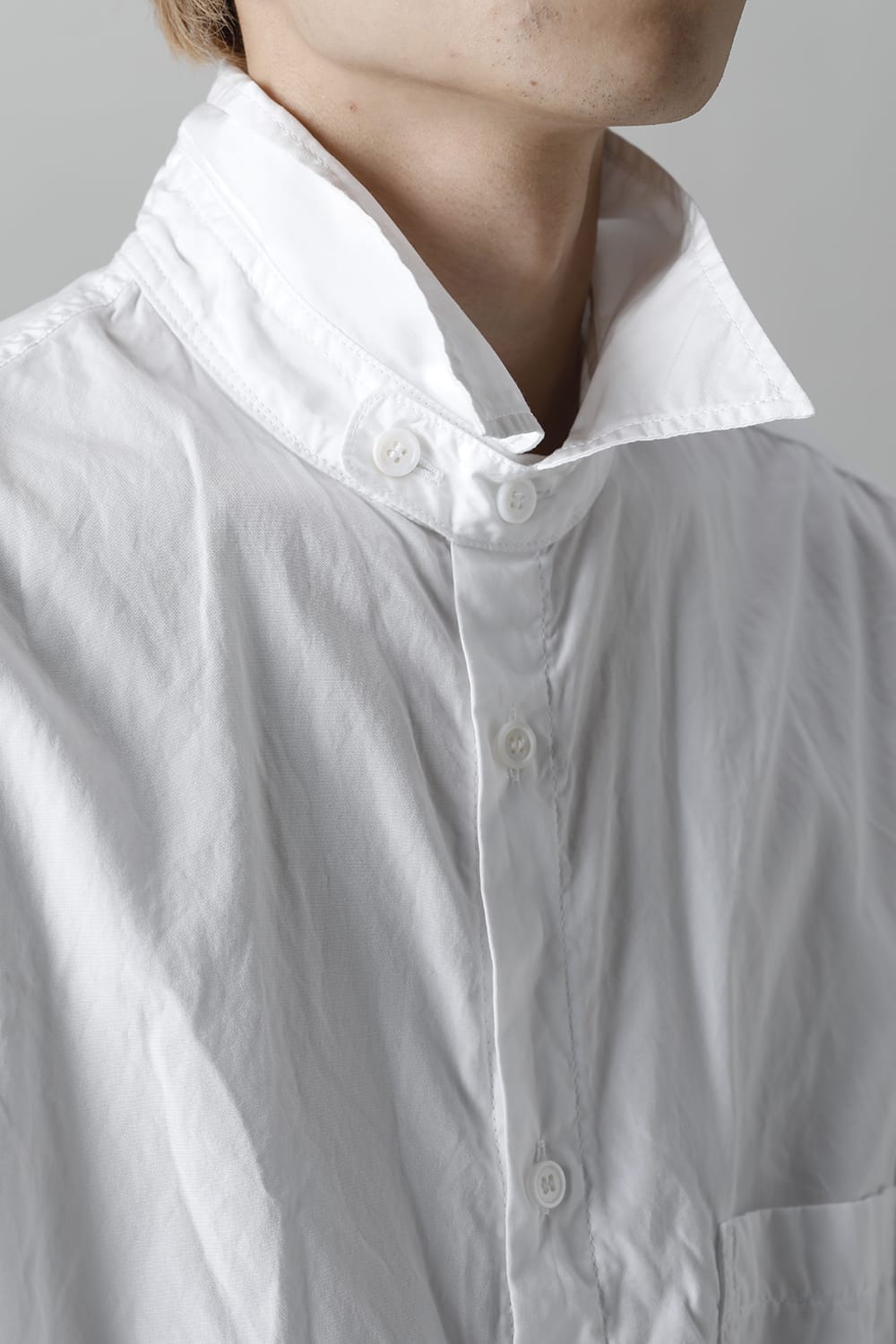 前裾段違い 環縫いブラウス ホワイト