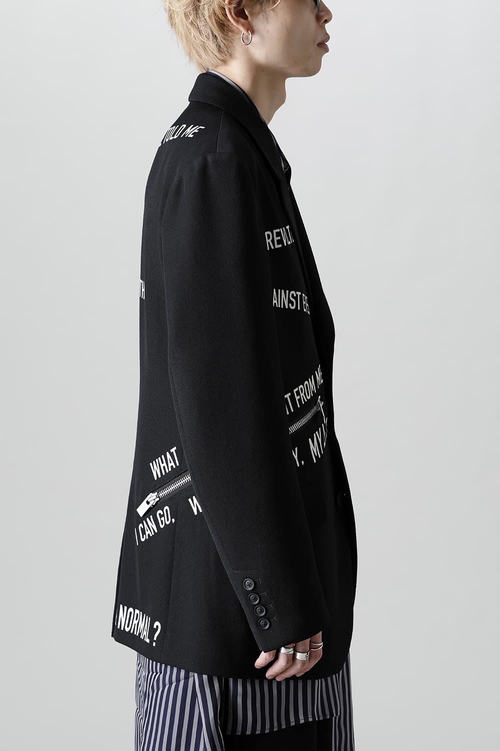 右脇ファスナーあき メッセージジャケット