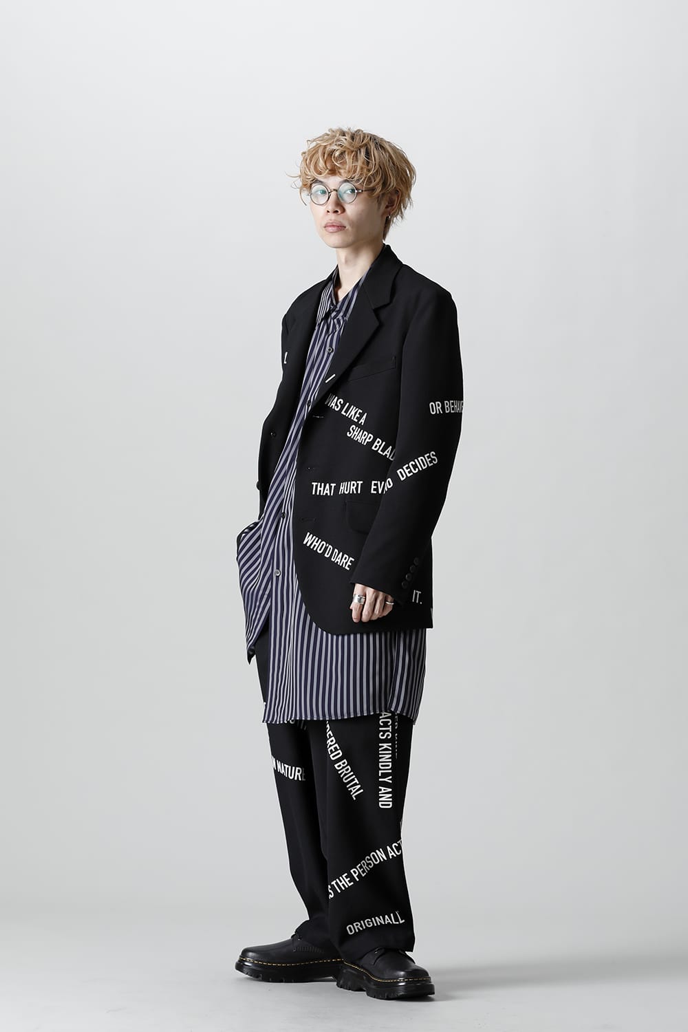 右脇ファスナーあき メッセージジャケット