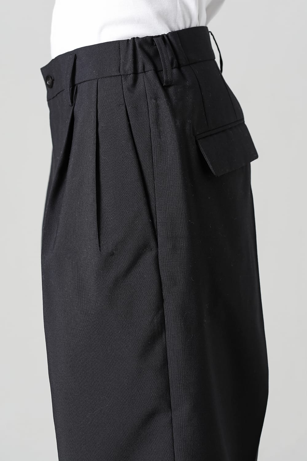 Two Tucks Wide Pants Black