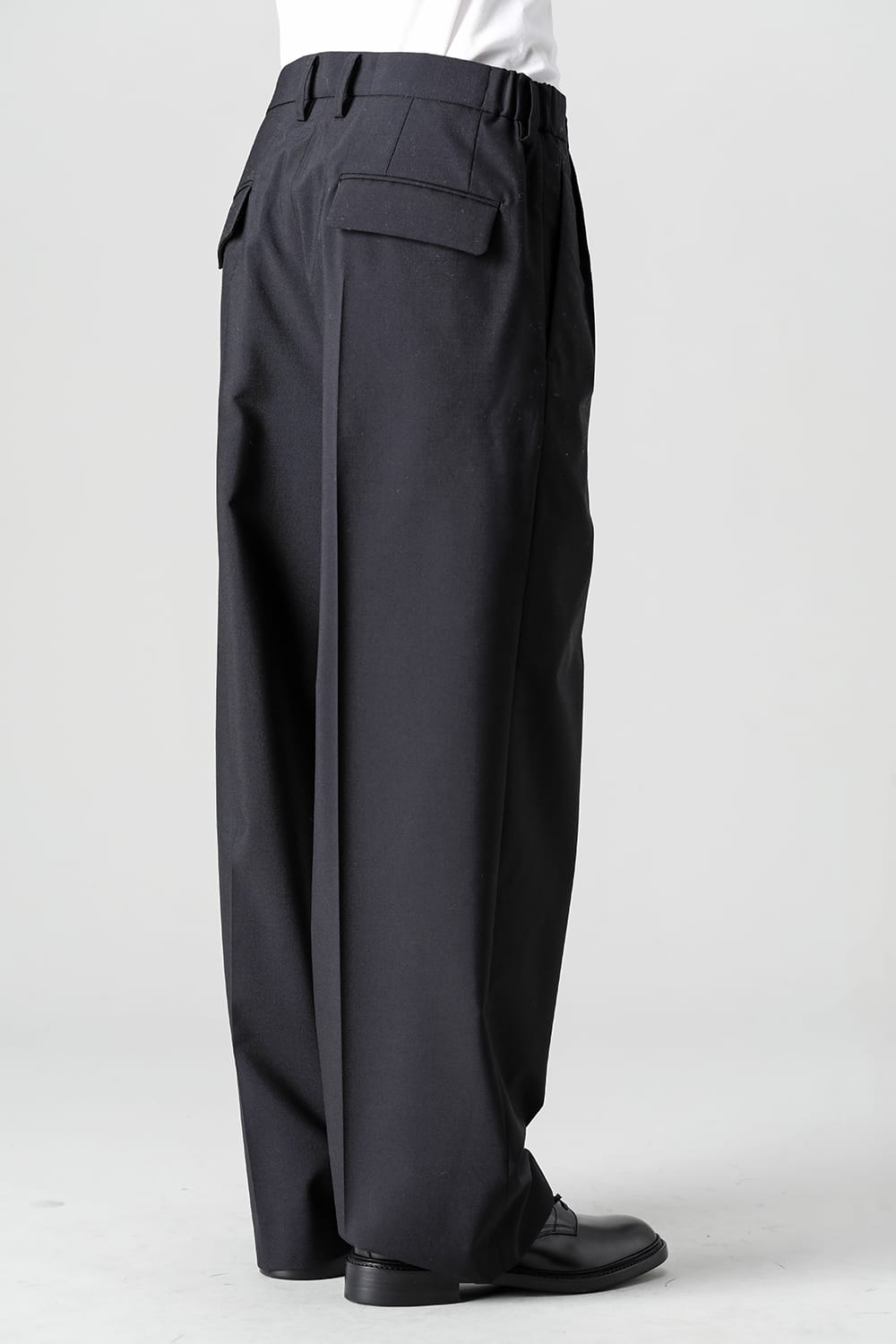 Two Tucks Wide Pants Black