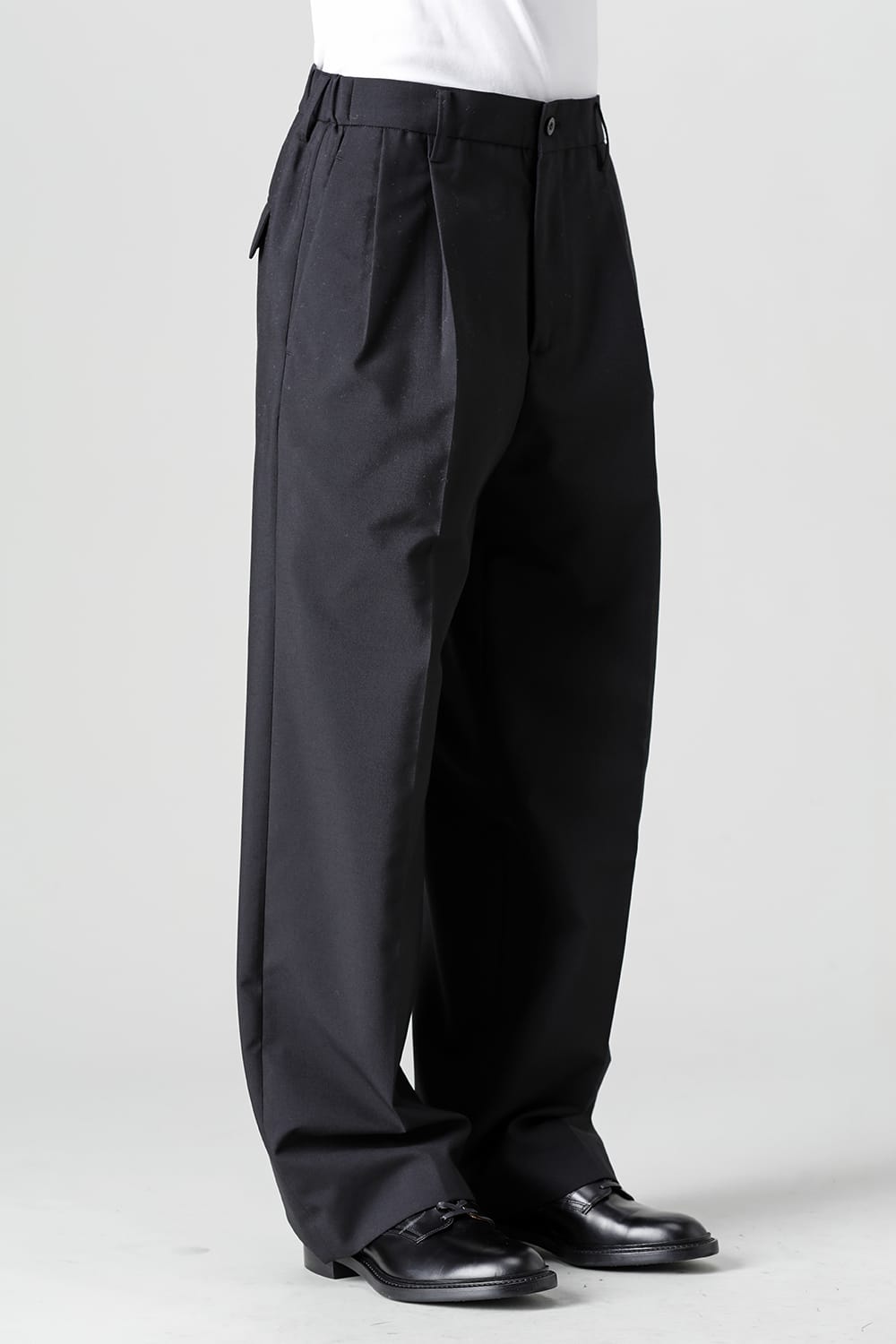 Two Tucks Wide Pants Black