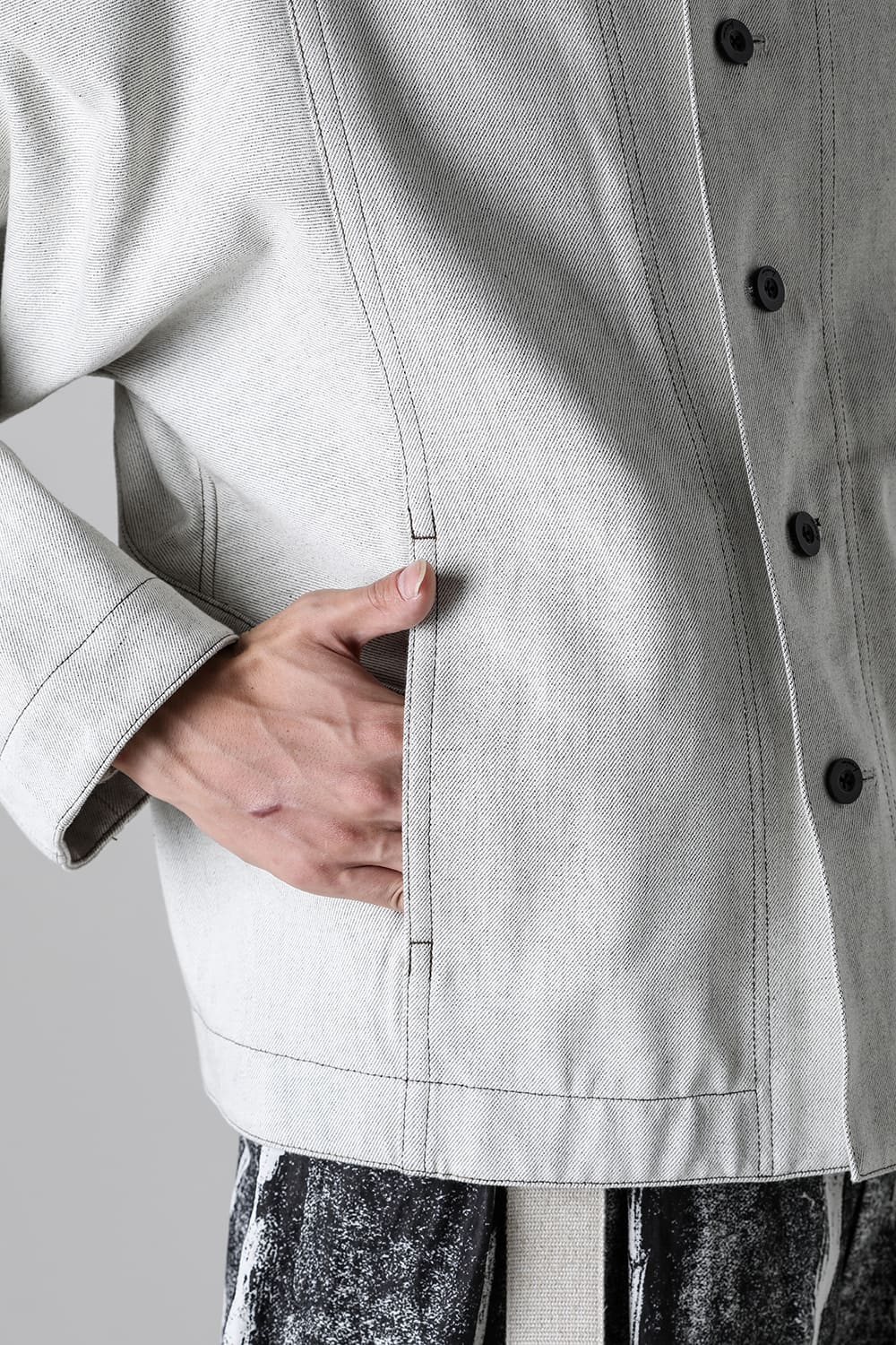 Modified Sleeve Short Blouson