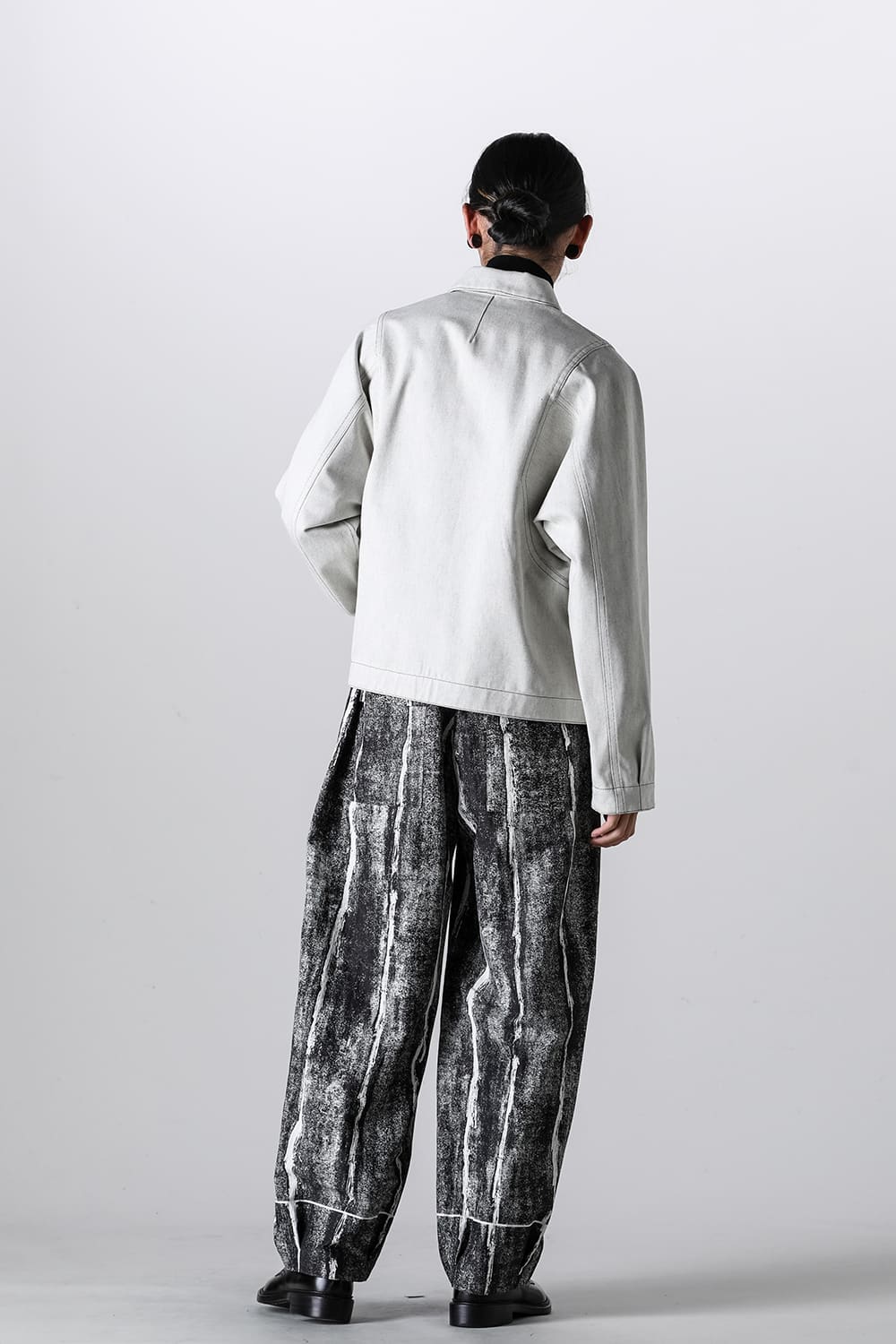 Modified Sleeve Short Blouson