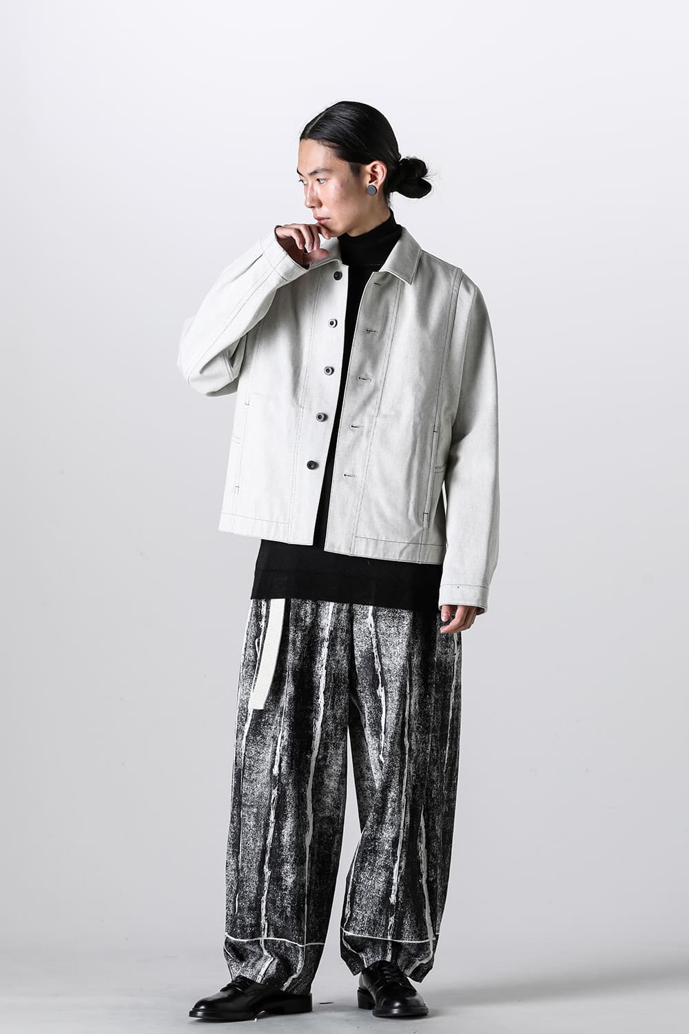 Modified Sleeve Short Blouson