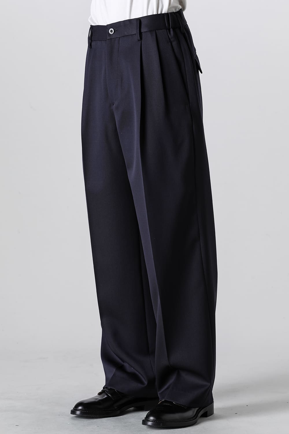 TWO TUCKS WIDE PANTS