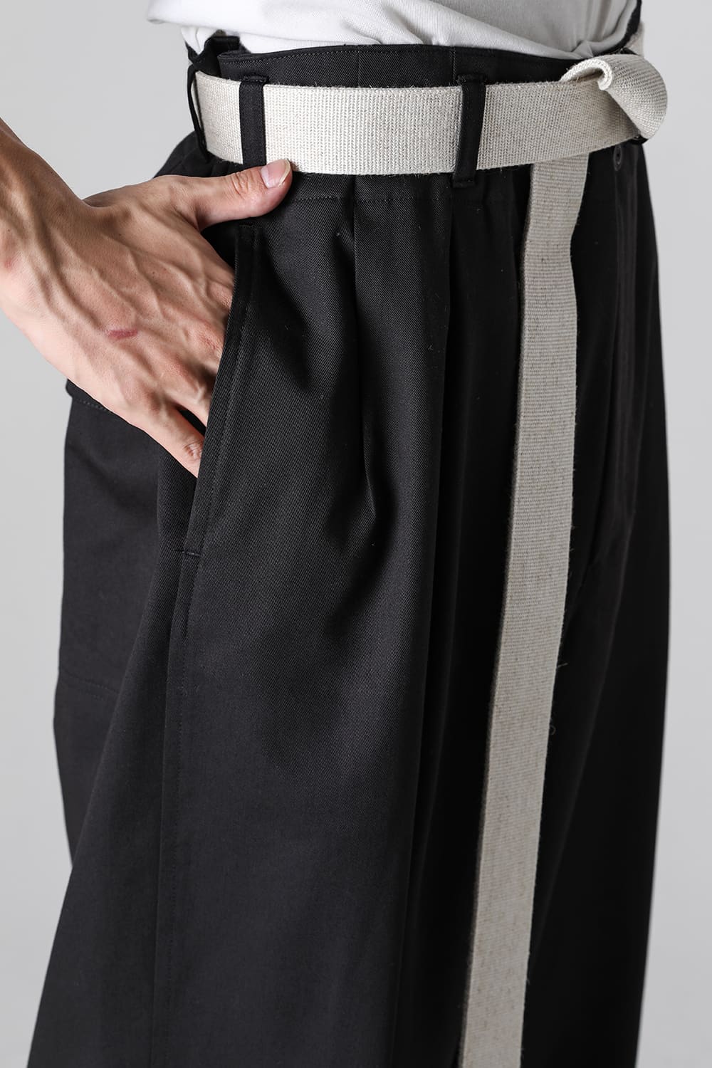 VOLUME PANTS WITH LINEN MIX BELT Black