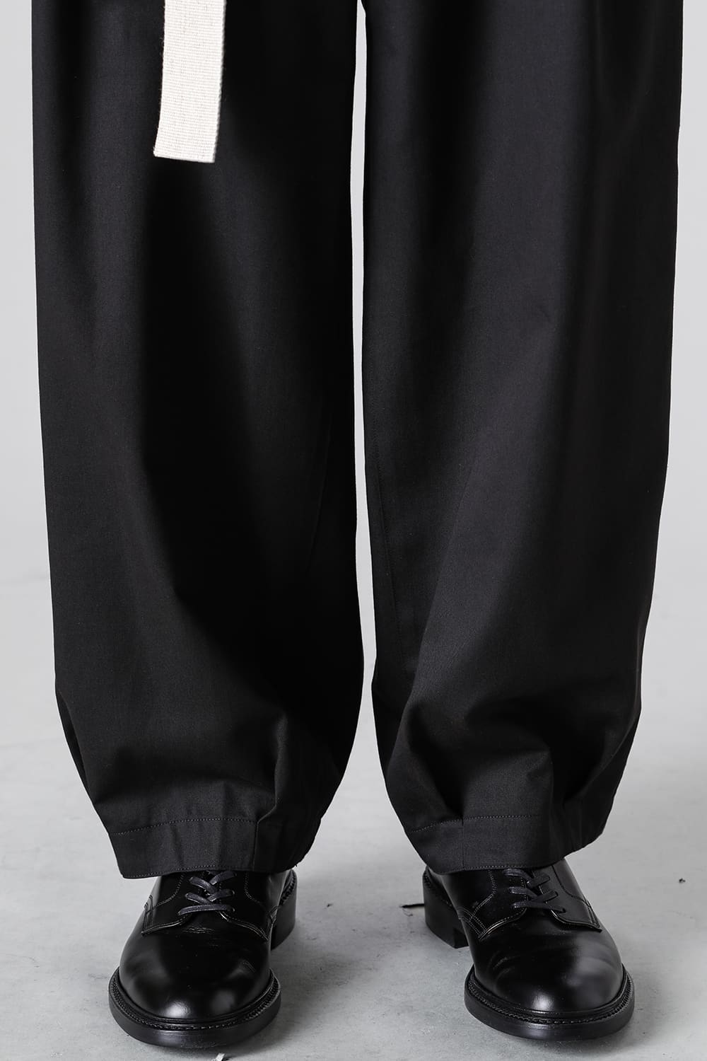 VOLUME PANTS WITH LINEN MIX BELT Black