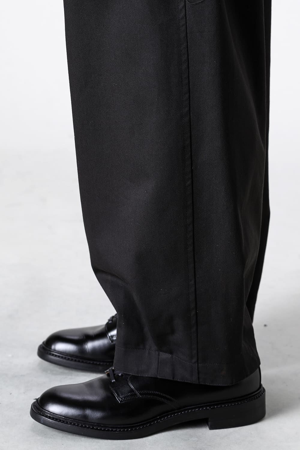 VOLUME PANTS WITH LINEN MIX BELT Black