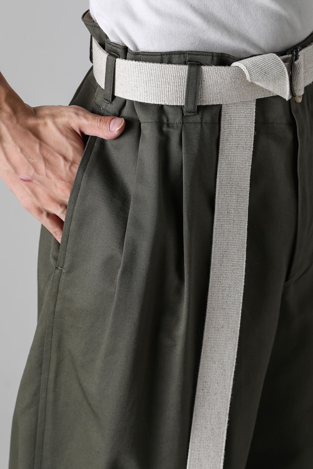 VOLUME PANTS WITH LINEN MIX BELT Olive