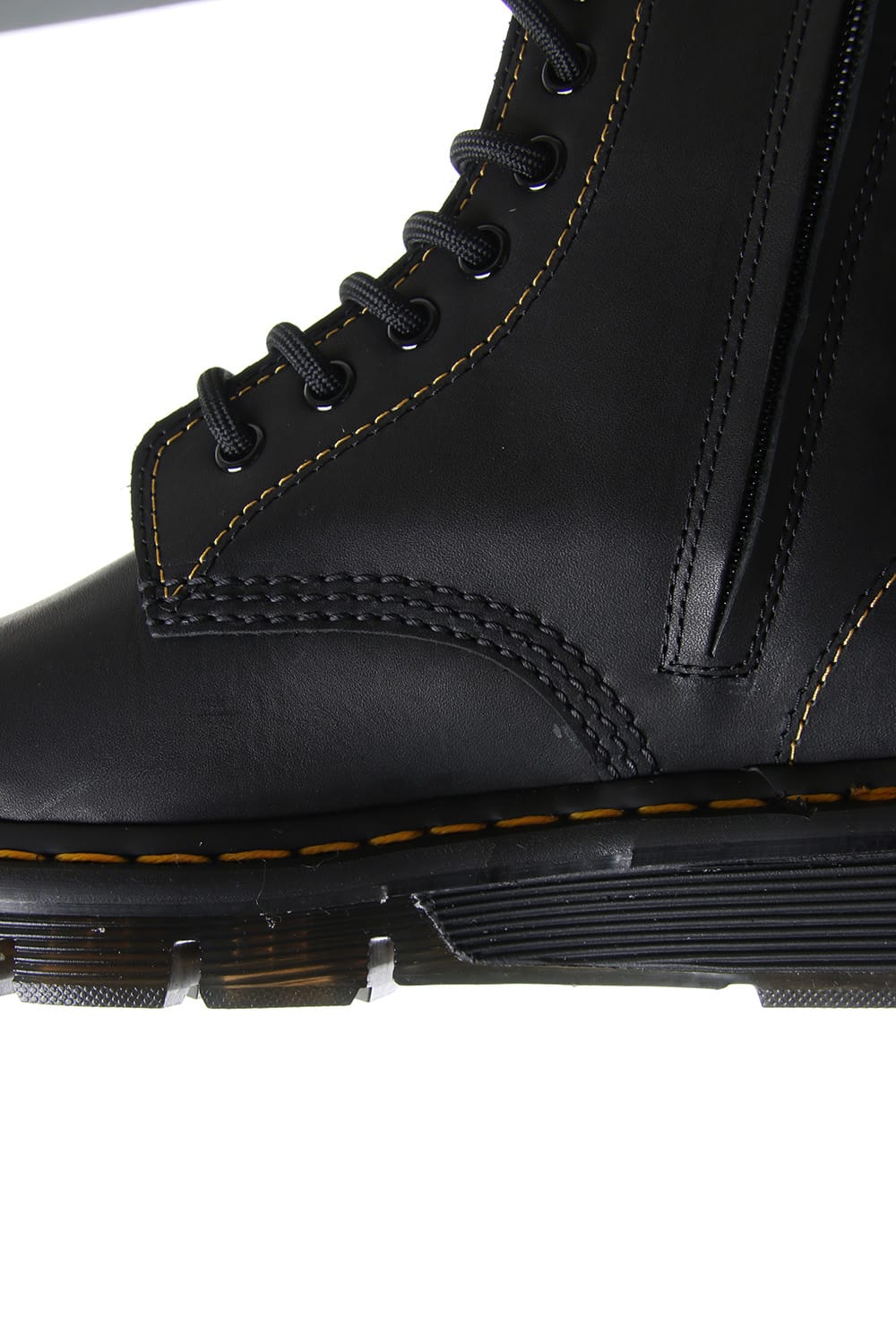 10 EYE CUBE FLEX Matte Black Leather Boots