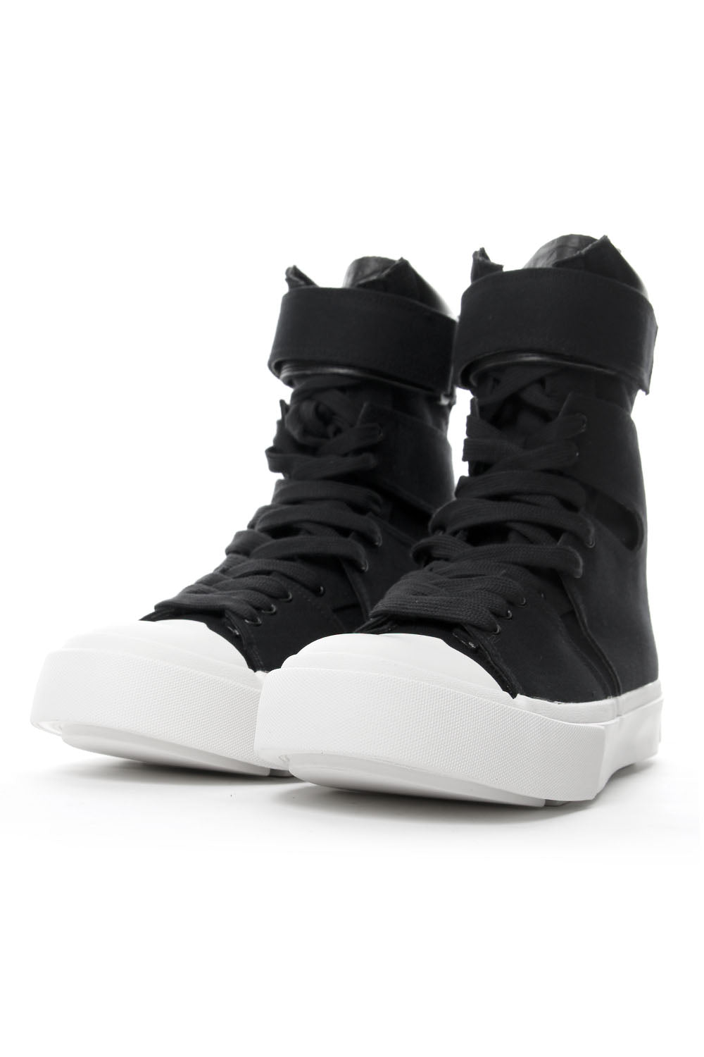 Canvas Strap Edge Sneaker