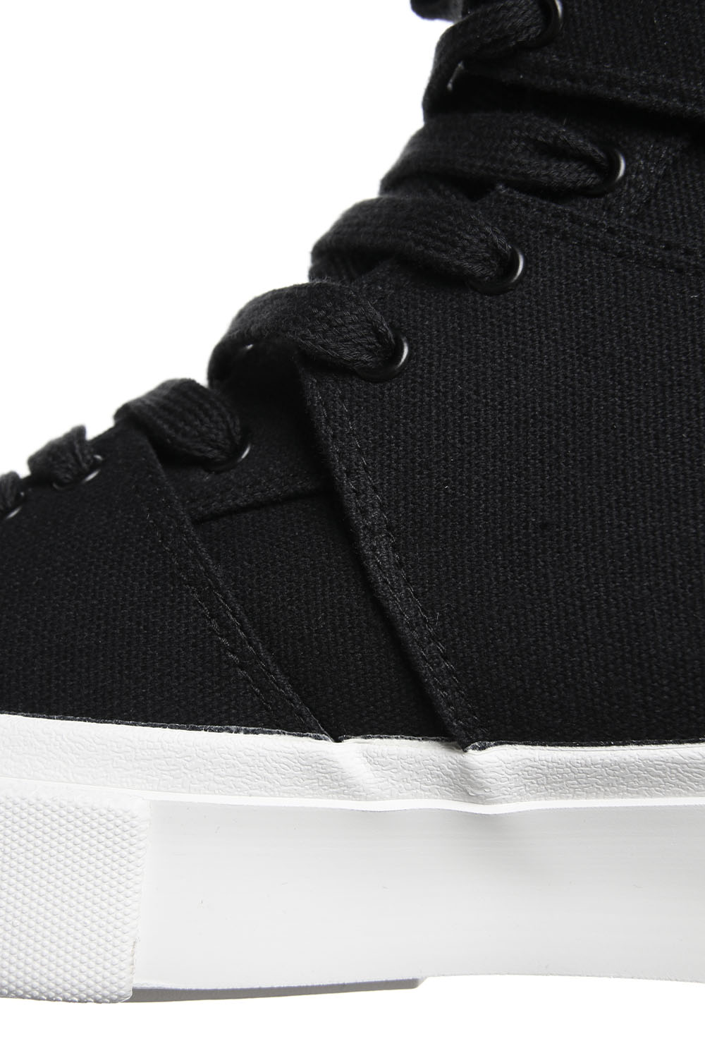 Canvas Strap Edge Sneaker