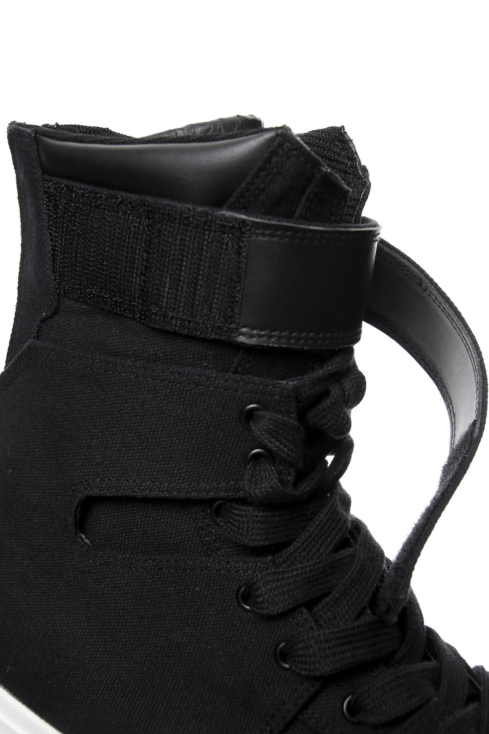 Canvas Strap Edge Sneaker