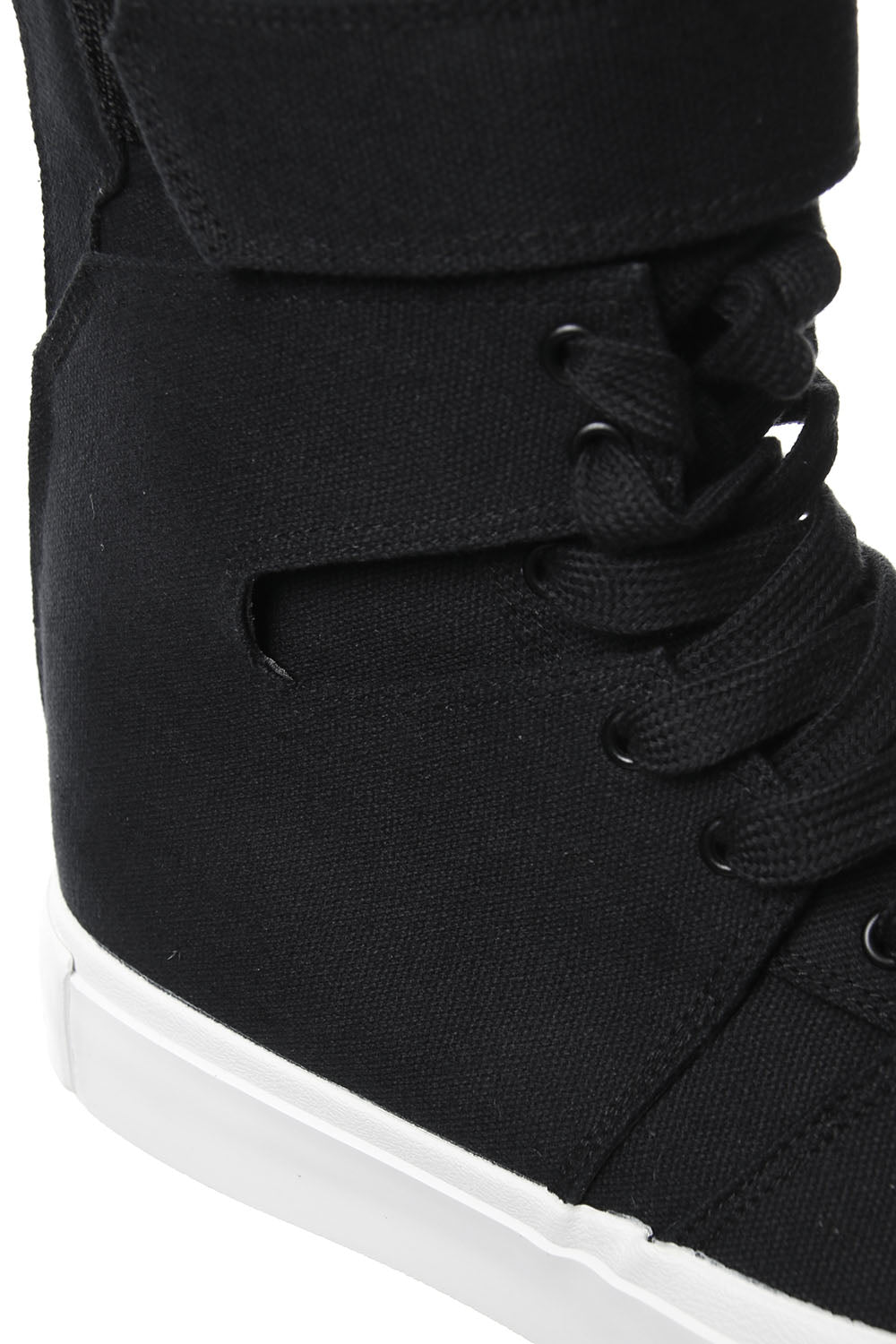 Canvas Strap Edge Sneaker