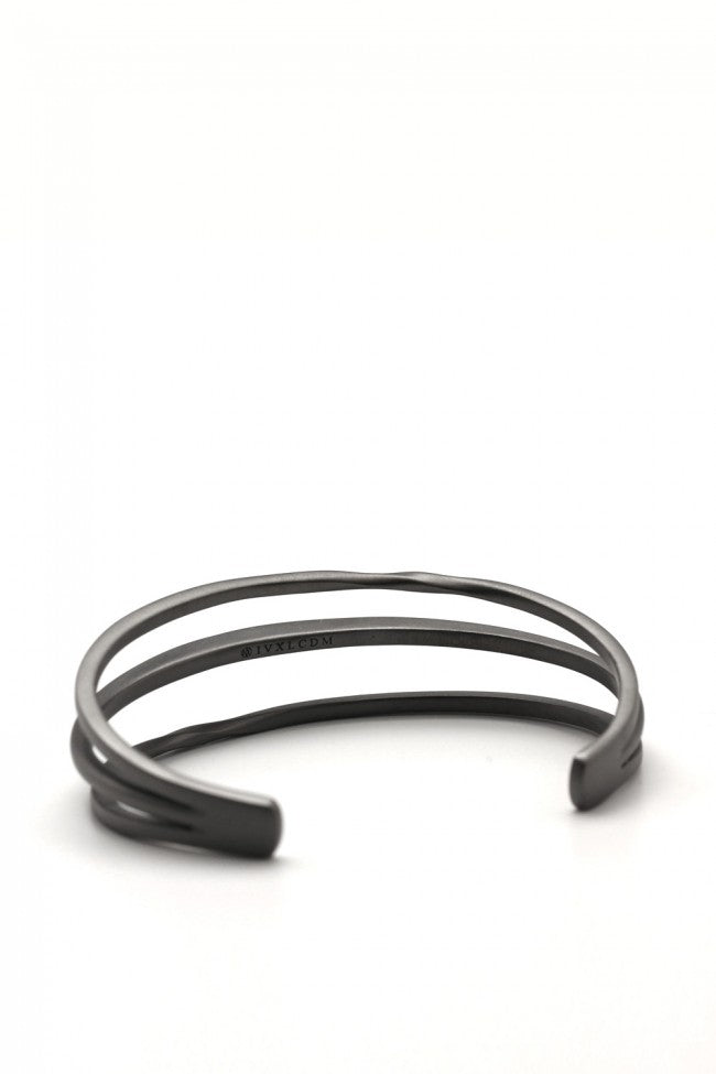 IVXLCDM TRINITY BANGLE TWIST&SLASH MATTE BLACK
