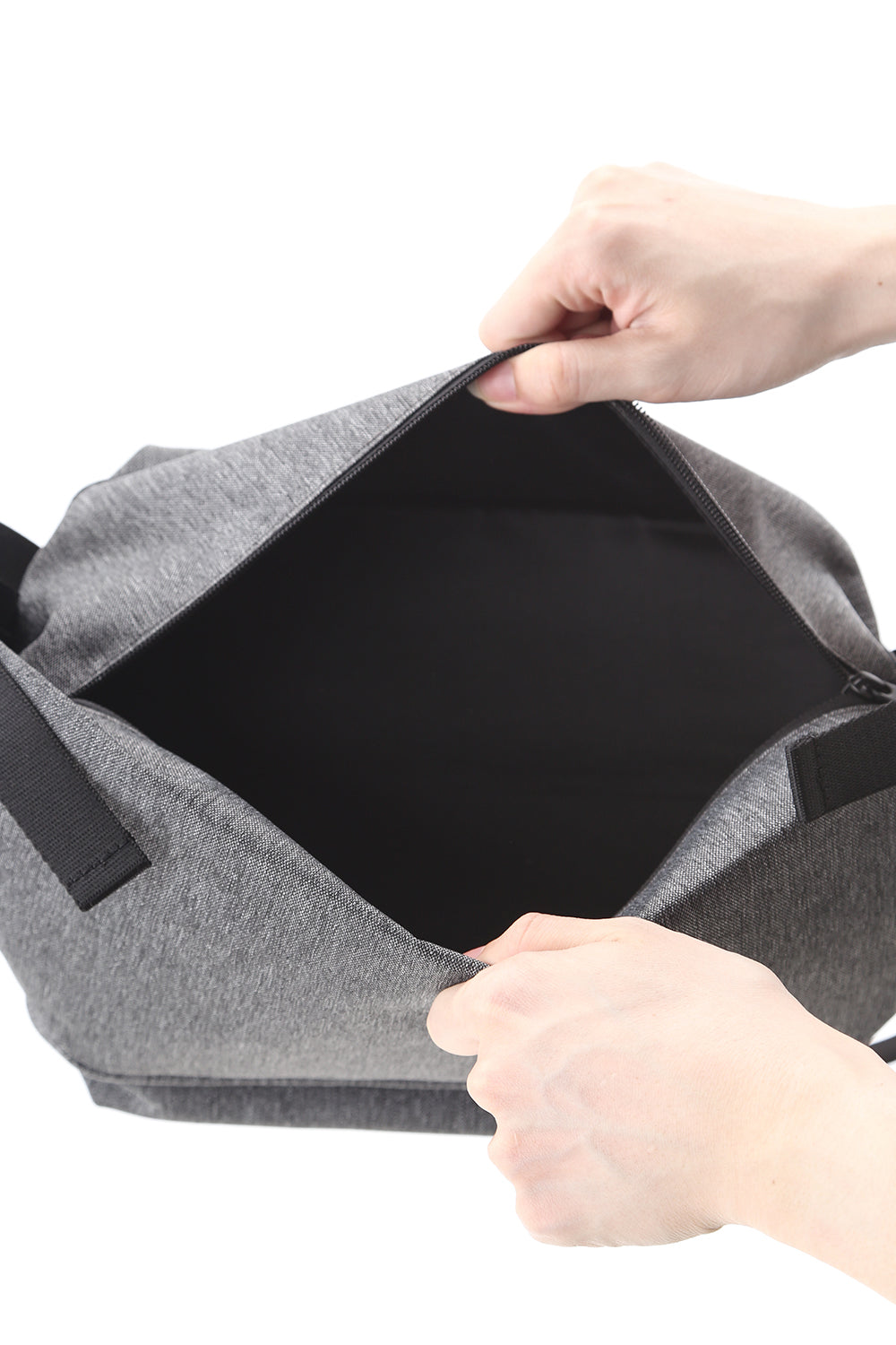 Isarau Black Melange