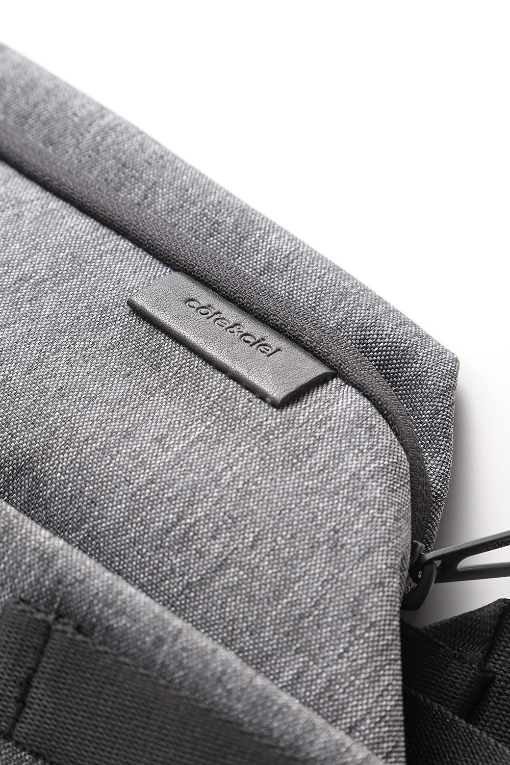 Isarau Black Melange