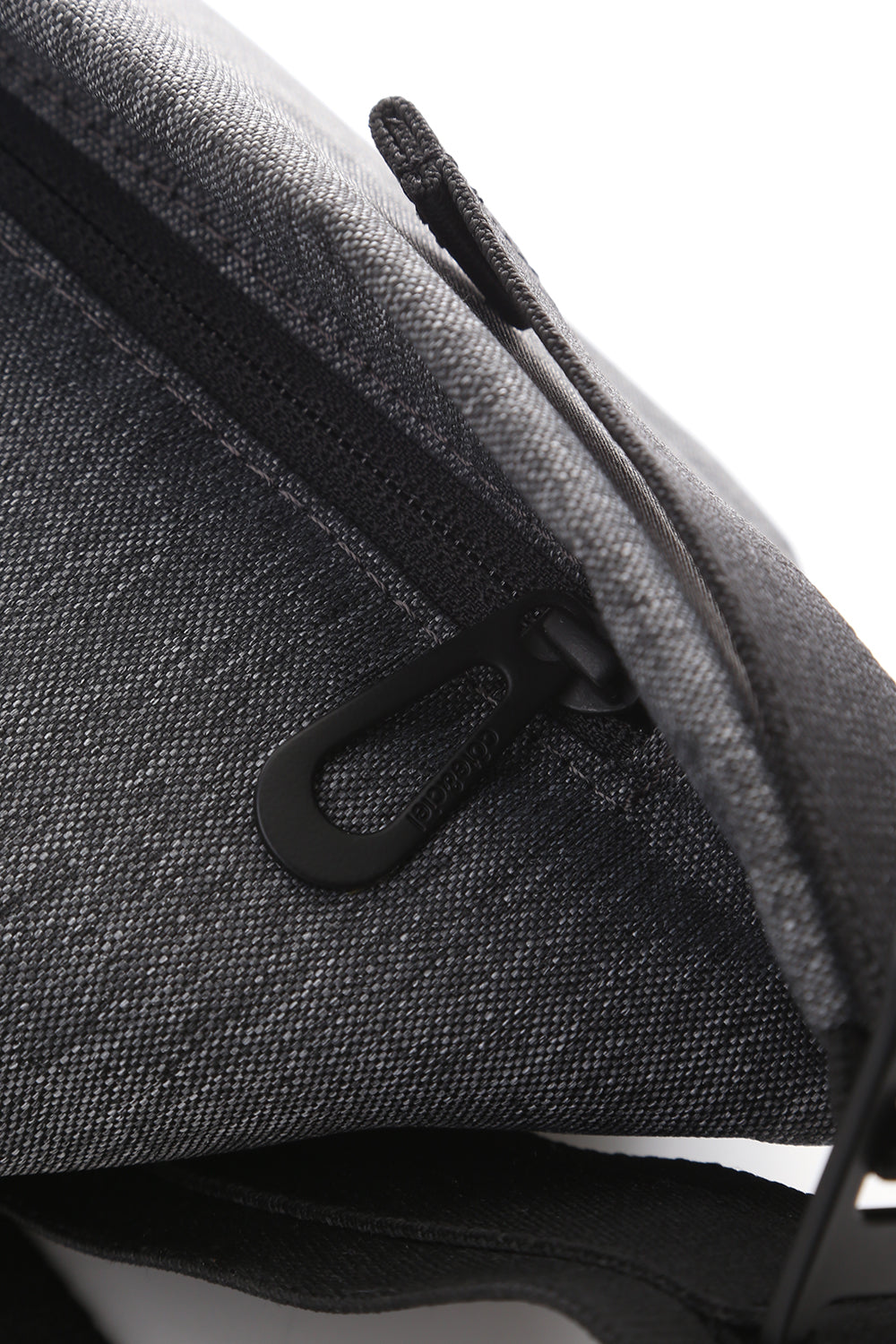 Isarau Black Melange