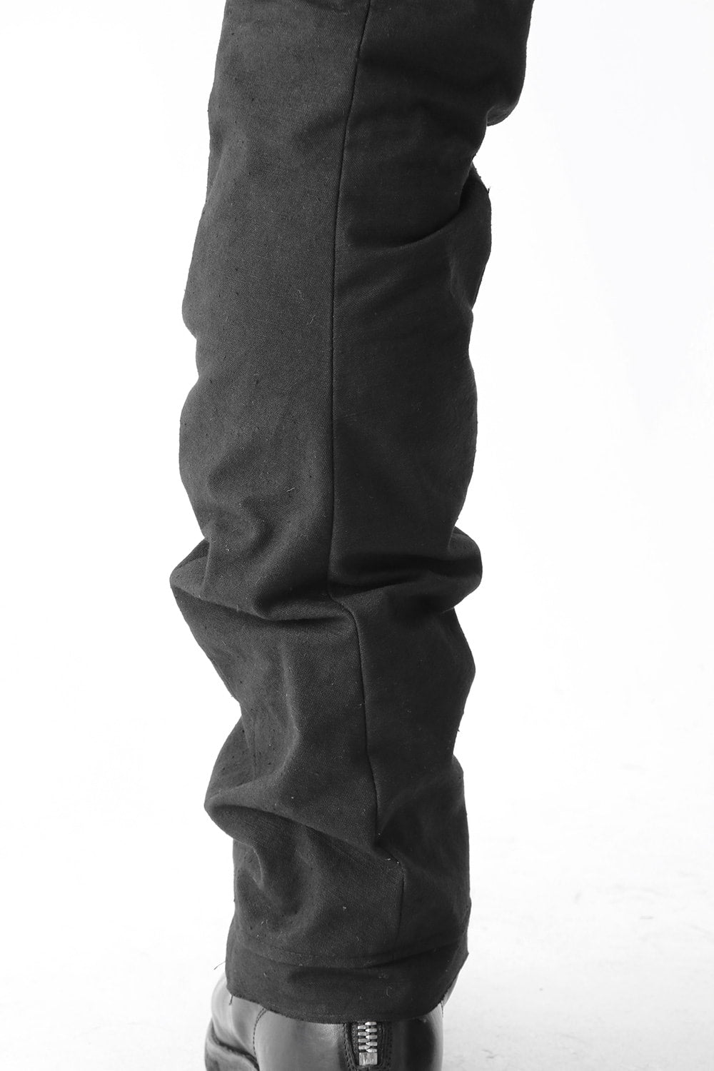 Semi curve trousers Black