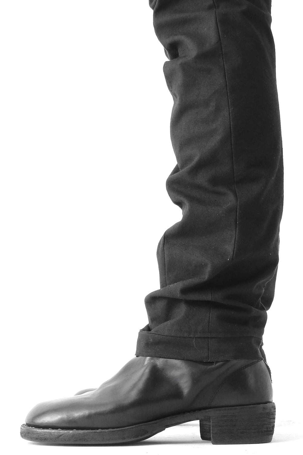 Semi curve trousers Black