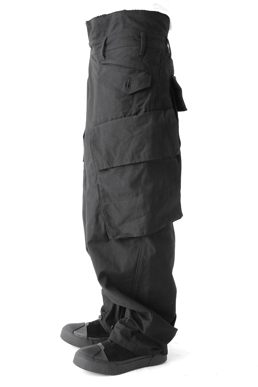 BAGGY CARGO PANTS