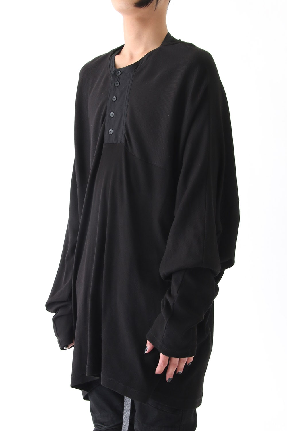 HENRY NECK OVER CUT-SEW