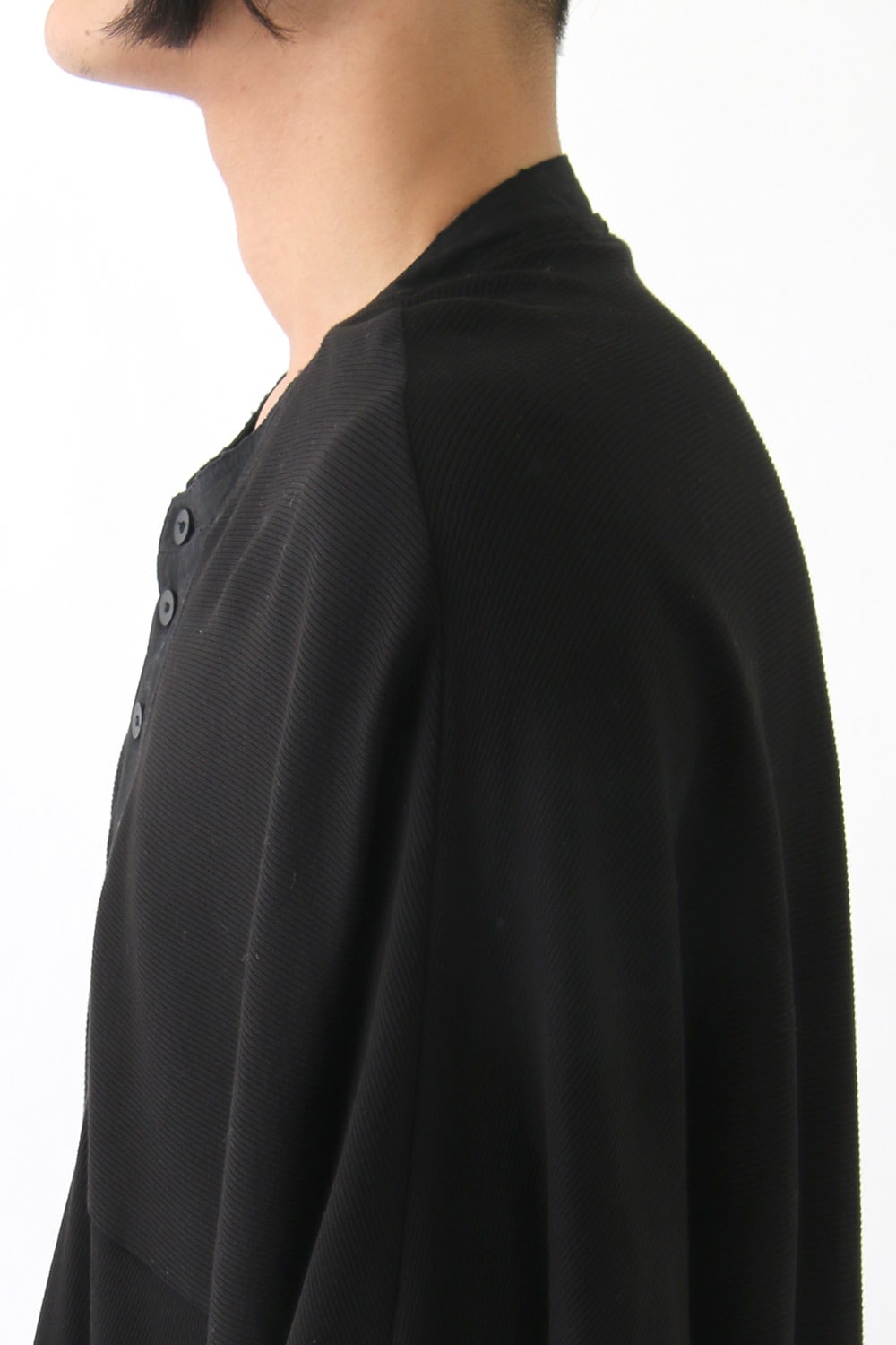 HENRY NECK OVER CUT-SEW