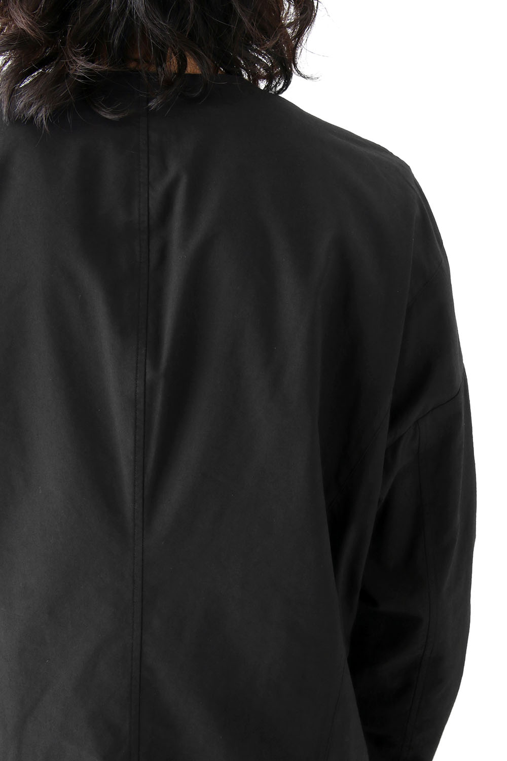 SEAMED COLLARLESS SHIRT