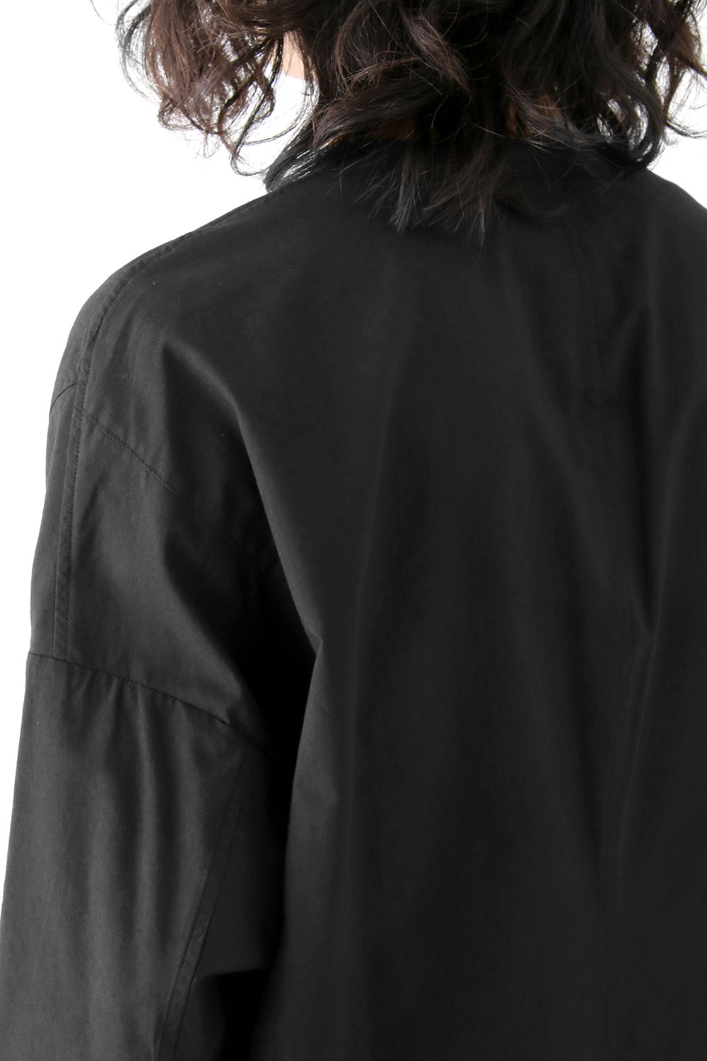 SEAMED COLLARLESS SHIRT