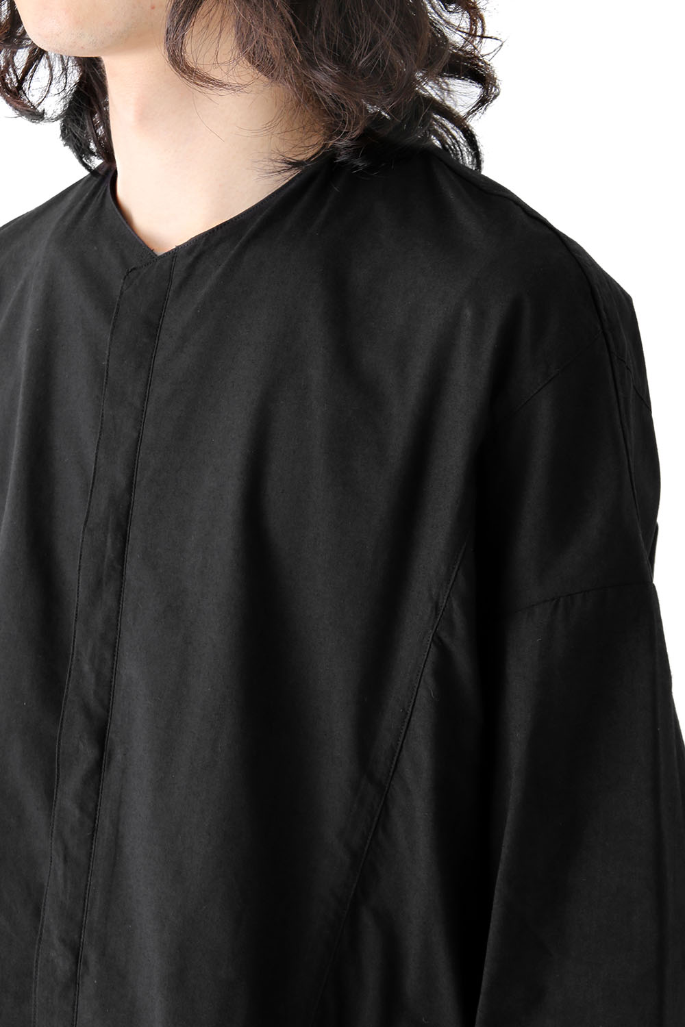 SEAMED COLLARLESS SHIRT