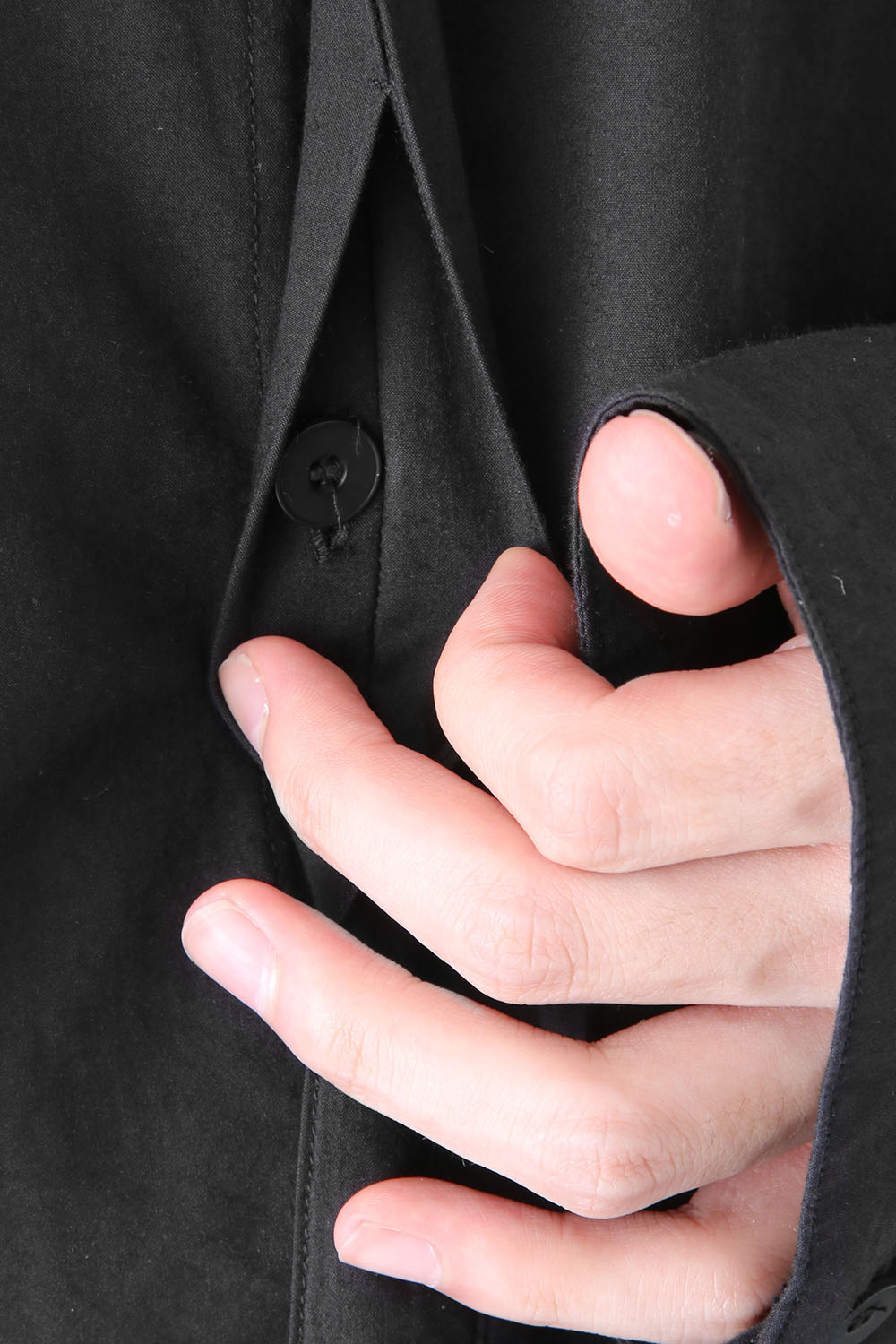 SEAMED COLLARLESS SHIRT