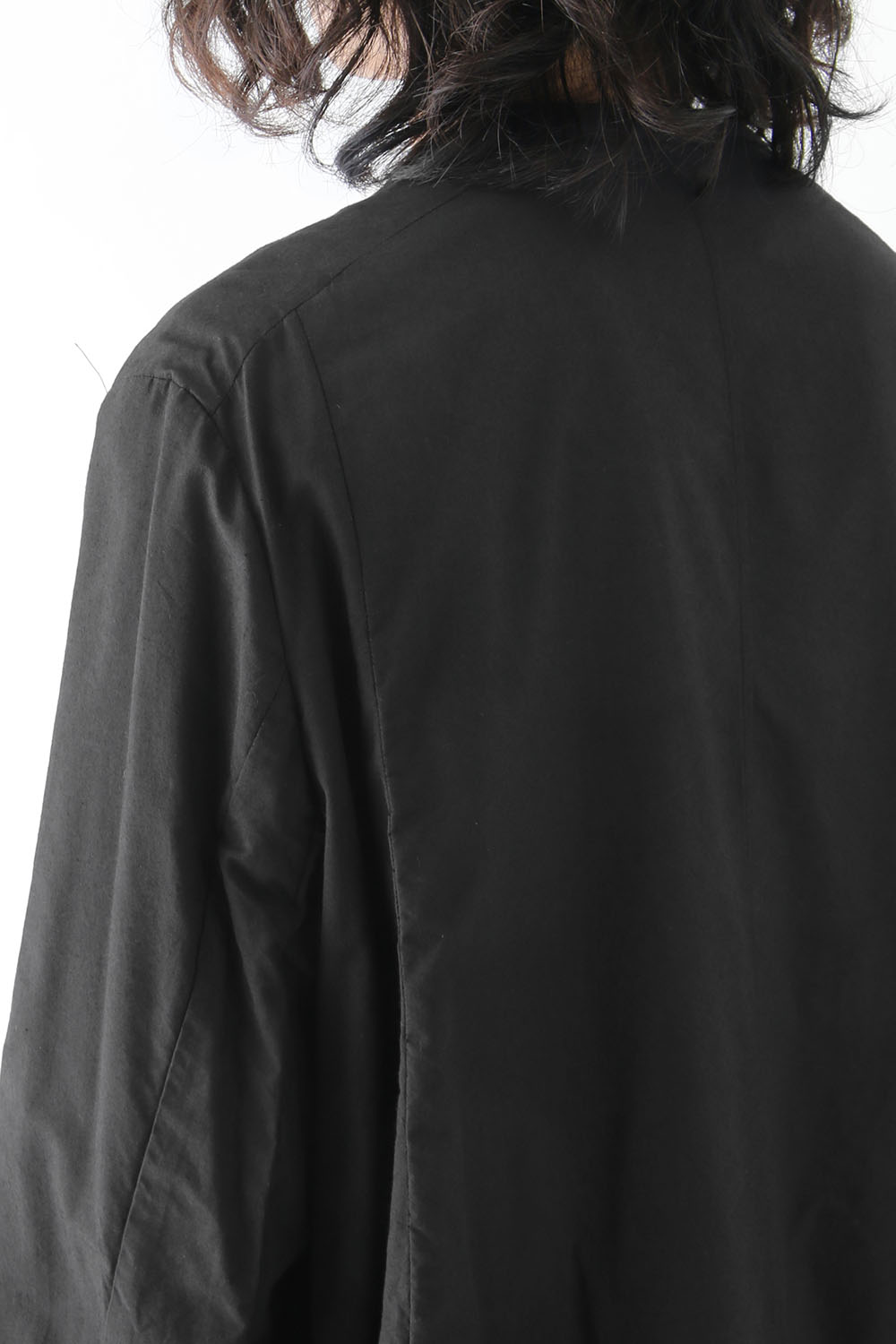 SEAMED COLLARLESS SHIRT COAT